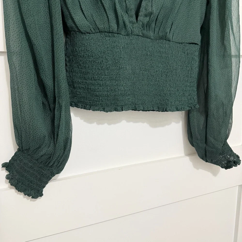 Abercrombie & Fitch Green Long Sleeve Smocked Waist Top Size XS 36158